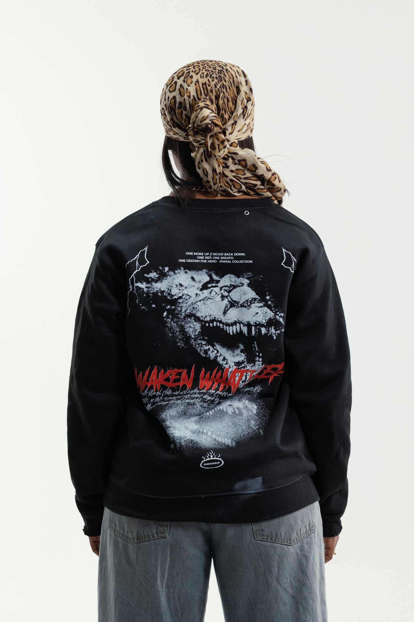 Premium Crewneck Apex Hunter